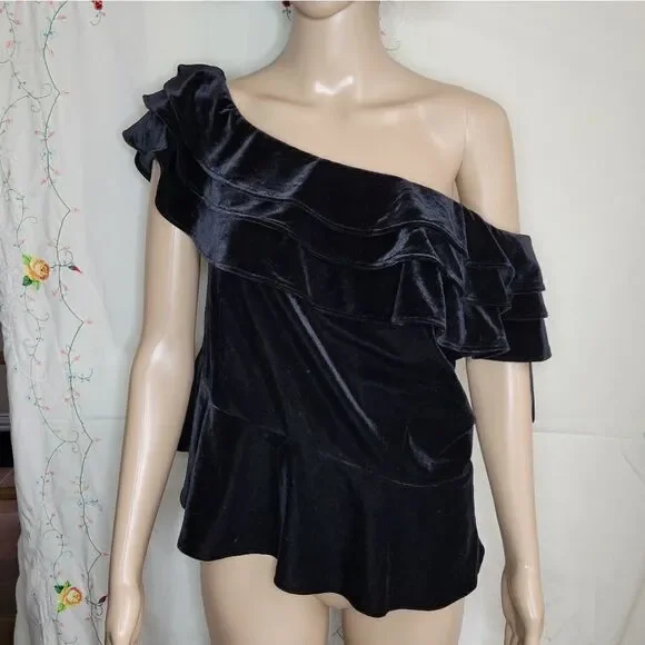 AQUA off the shoulder black velvet top. - Picture 6 of 10